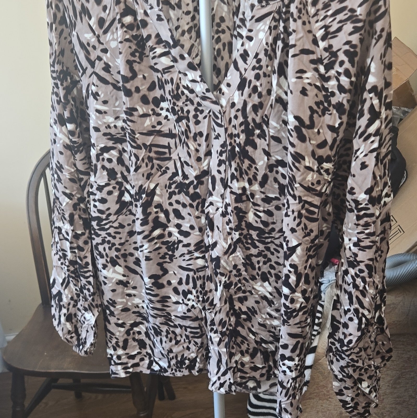 Papaya Beige Black Leopard Animal Print V-Neck Long Sleeve Button Blouse 20
