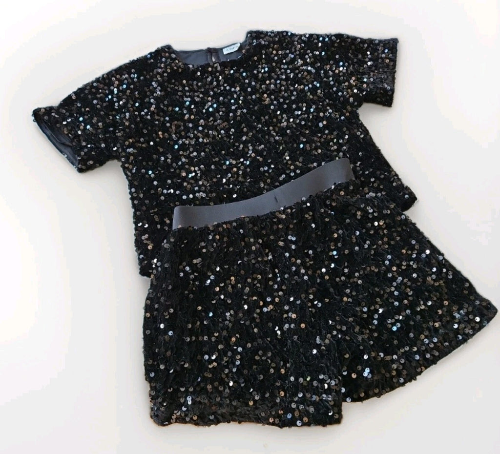 F&F Two Piece Set. Age 7 to 8 Years