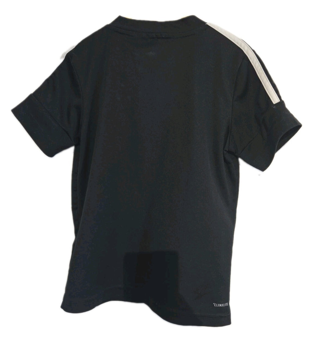 Adidas t-shirt 5-6 years