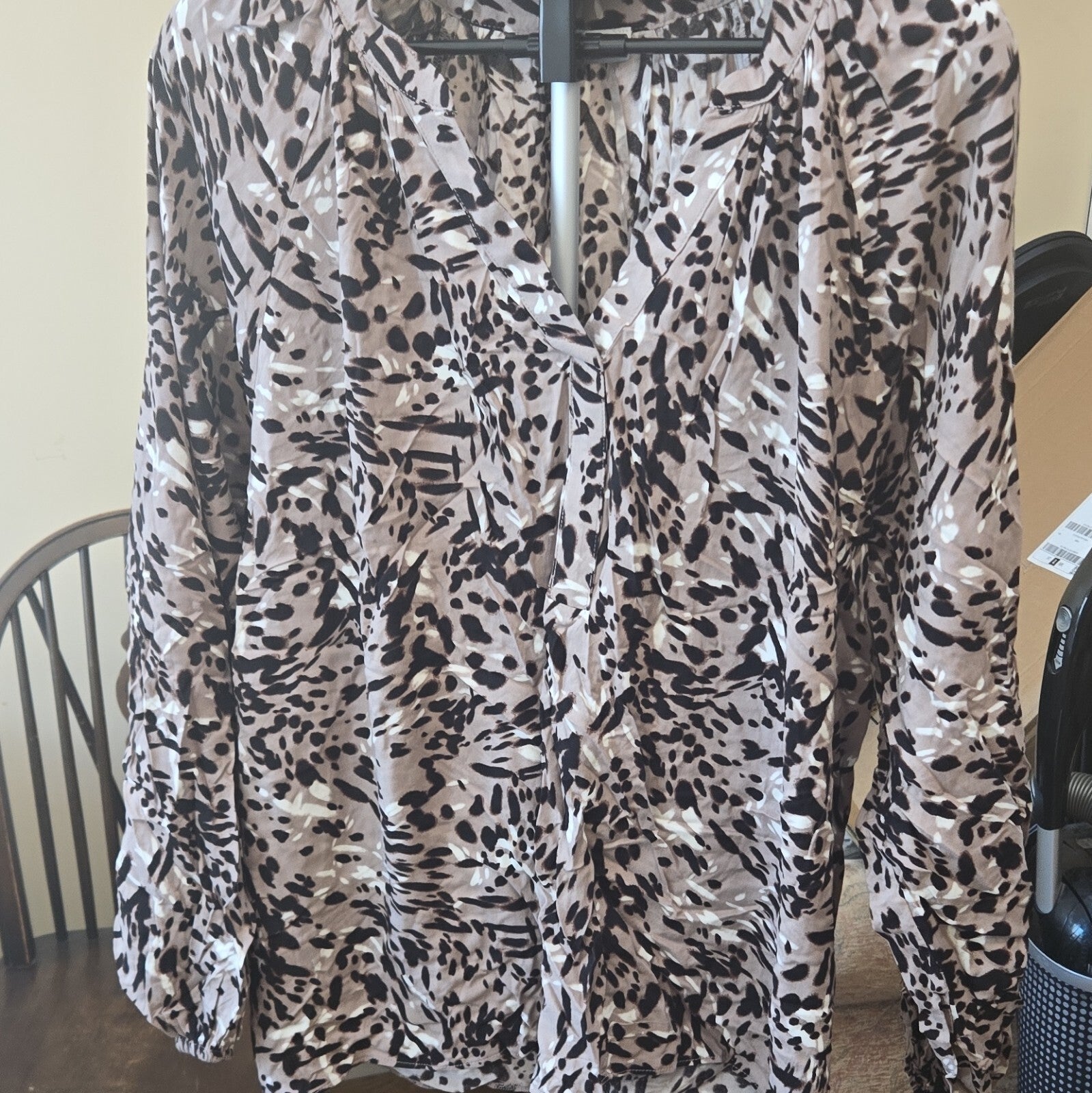 Papaya Beige Black Leopard Animal Print V-Neck Long Sleeve Button Blouse 20