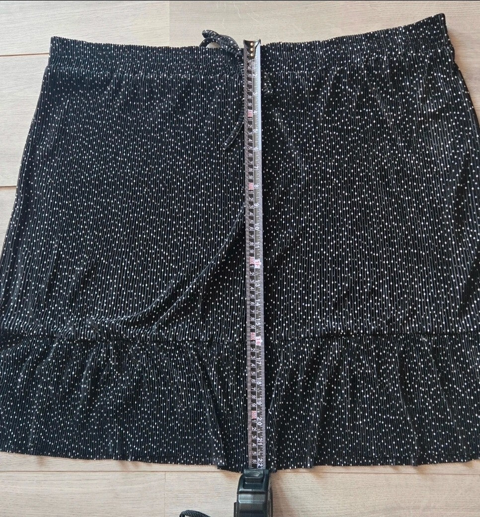 Papaya Black Glitter Spot Pleated Mini Skirt Size 22 NWT