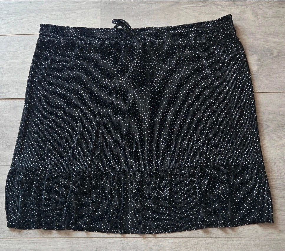 Papaya Black Glitter Spot Pleated Mini Skirt Size 22 NWT