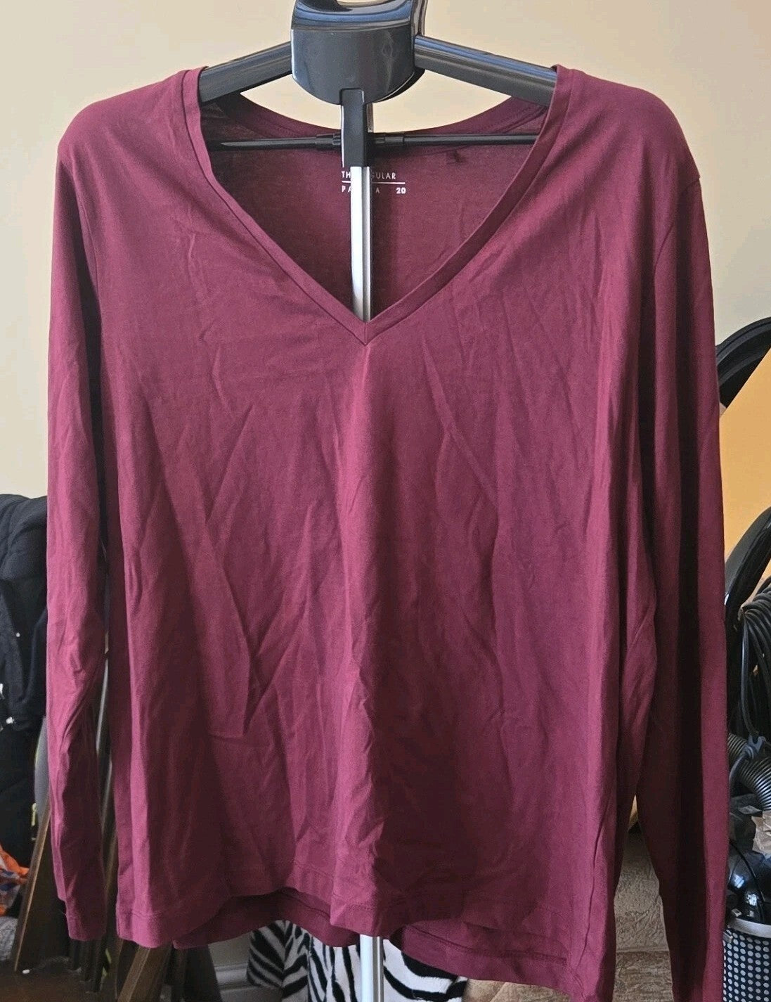 TU Burgundy Solid V-Neck Long Sleeve T-Shirt Top Womens Size 20 Regular